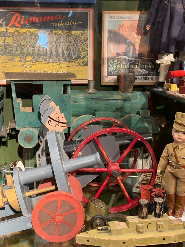 cannon at the toy museum
