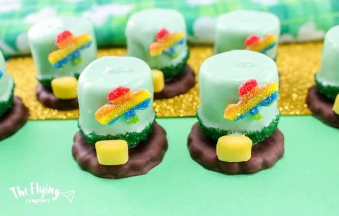 leprechaun hats with marshmallows for St. Patrick's Day Desserts